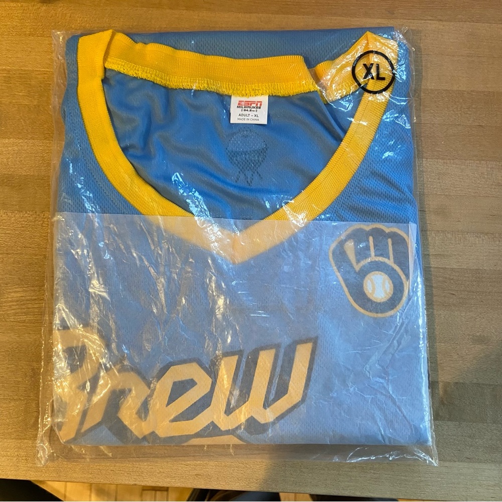 Brewers give away Giannis Antetokounmpo jersey